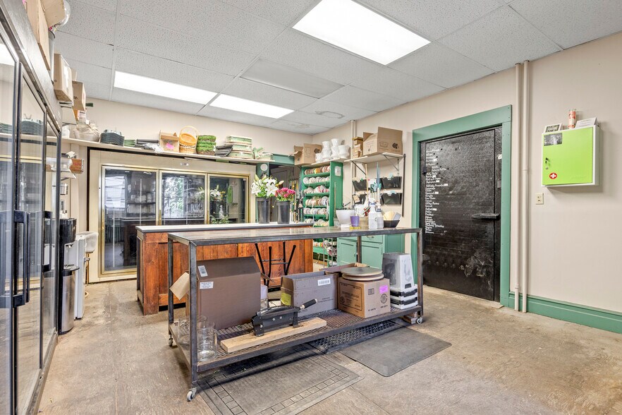 More Photos Of 128 Green St, Hudson Storefront Retail Residential For Sale