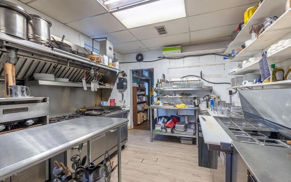 More Photos Of 174 N Washington St, Berkeley Springs Restaurant For Sale