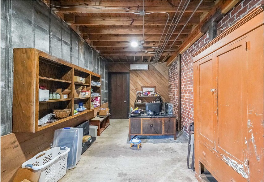 More Photos Of 250 Cleveland St, Locust Grove Industrial For Sale