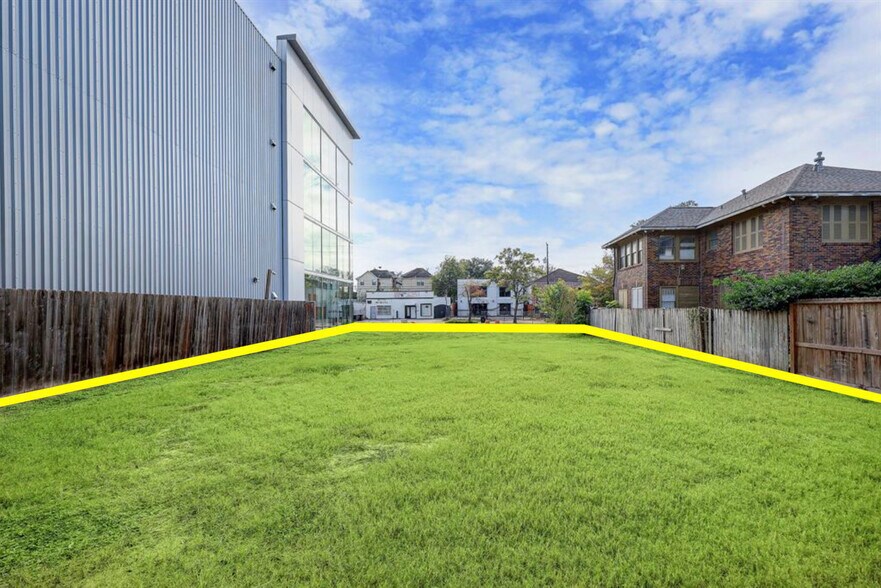 More Photos Of 1826 Richmond Ave, Houston Land For Sale