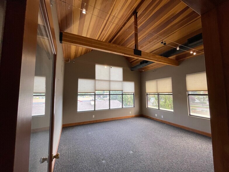 More Photos Of 499 W Plumb Ln, Reno Office For Sale