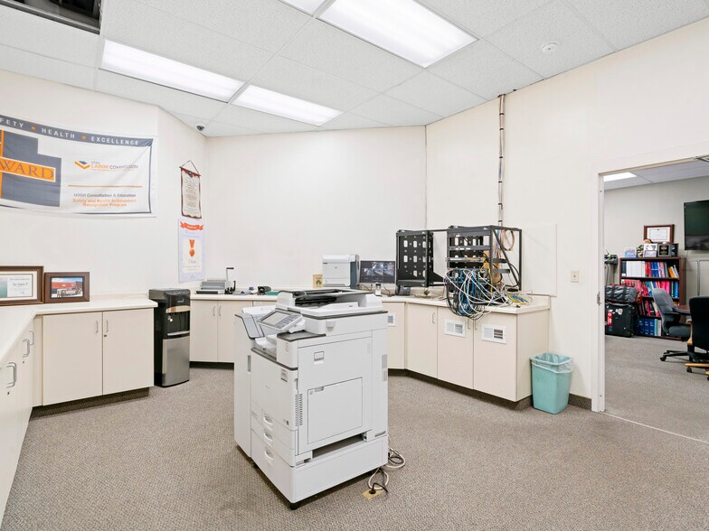 More Photos Of 9010 S 150 E, Sandy Light Manufacturing For Sale