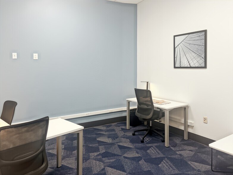 More Photos Of 1701 Park Center Dr, Orlando Coworking Space
