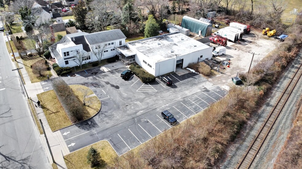 Primary Photo Of 32 Chichester Ave, Center Moriches Warehouse For Sale