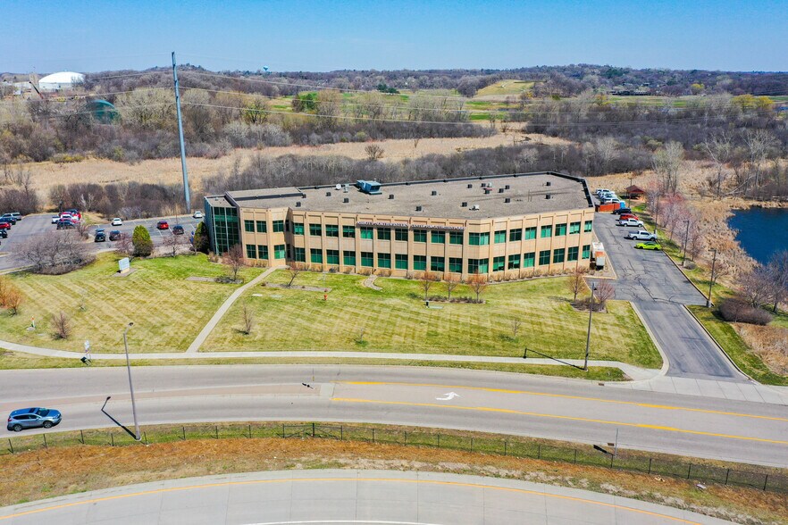 More Photos Of 8100 W 78th St, Edina Medical For Lease