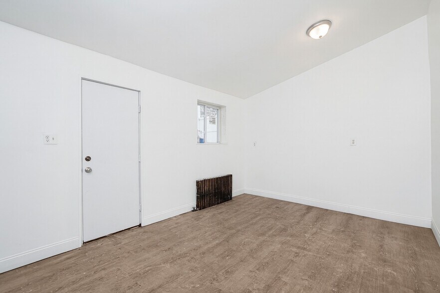 More Photos Of 419 Jersey St, Staten Island Storefront For Sale
