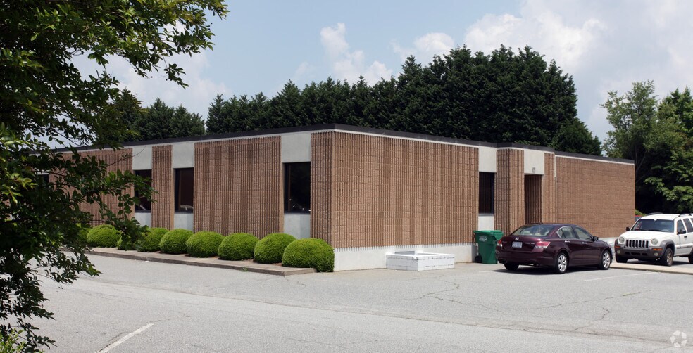 Primary Photo Of 131 W Parris Ave, High Point Office For Lease