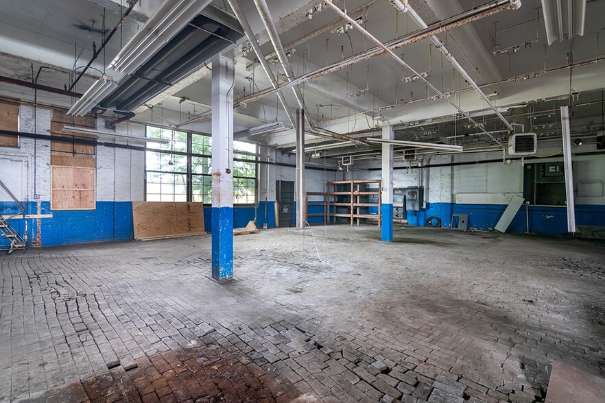 More Photos Of 248 Pine St, Pawtucket Warehouse For Sale
