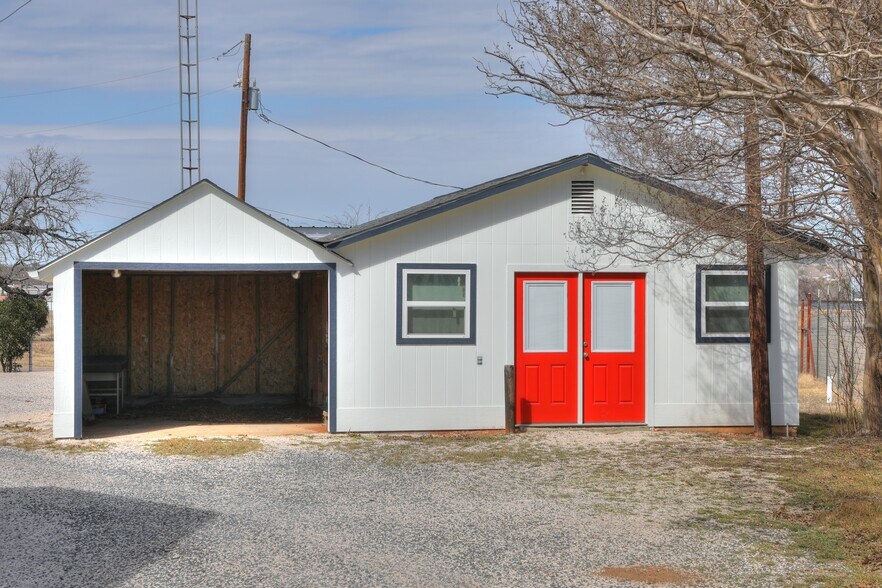 More Photos Of 1892 W US Highway 290, Fredericksburg Medical For Sale