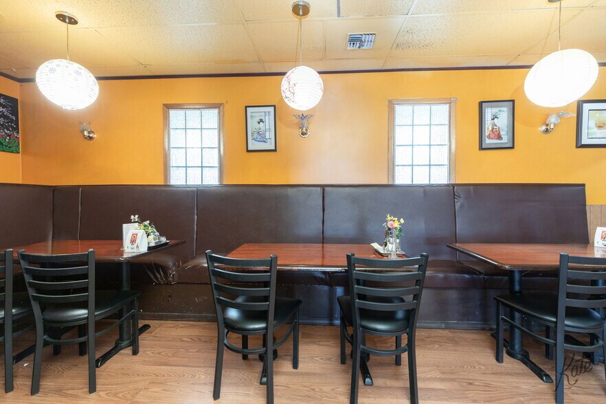 More Photos Of 2001 Airport Way, Fairbanks Restaurant For Sale