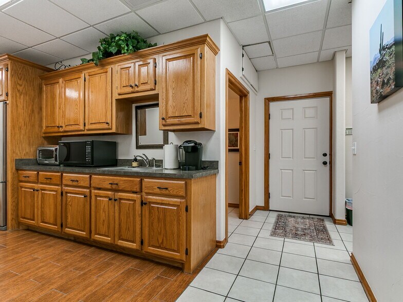 More Photos Of 2326-2350 N Interstate Dr, Norman Office For Sale