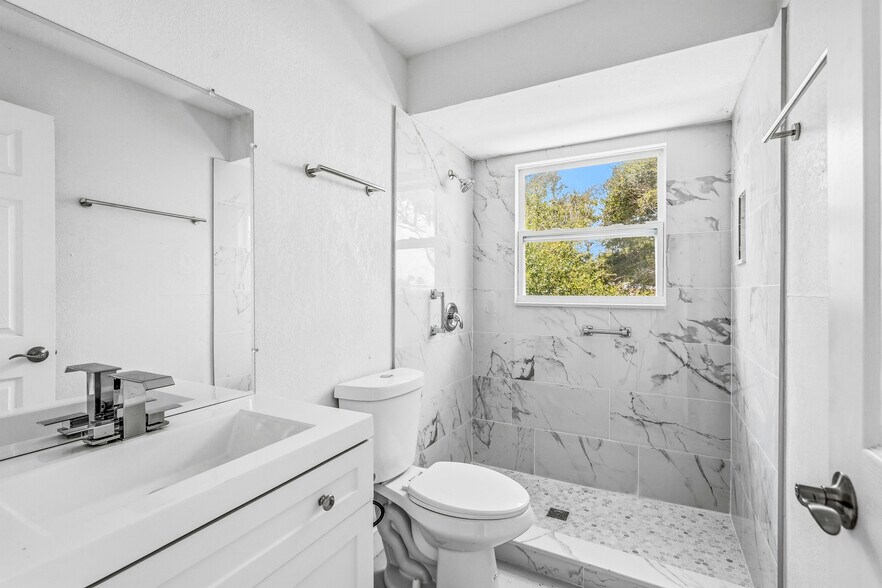 More Photos Of 741 Hernando St, Fort Pierce Multifamily For Sale