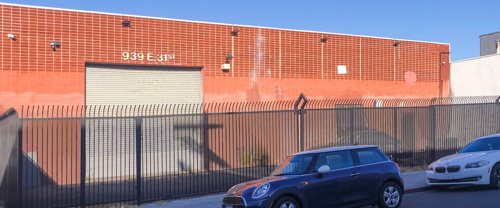 More Photos Of 937-939 E 31st St, Los Angeles Warehouse For Sale