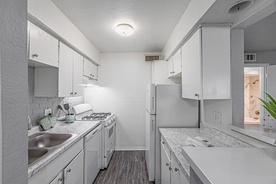 More Photos Of 4635 W Gore Blvd, Lawton Apartments For Sale