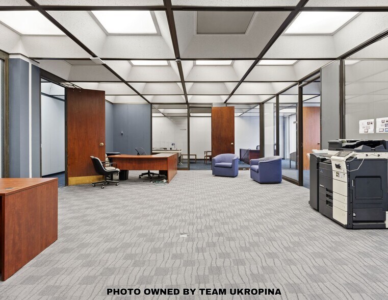 More Photos Of 210 S De Lacey Ave, Pasadena Office For Lease