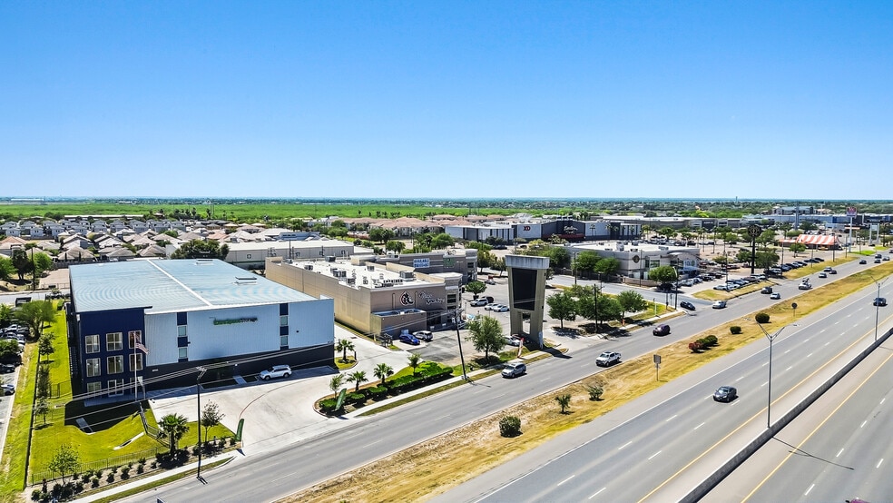 More Photos Of 5025 W Expressway 83, McAllen Restaurant For Lease