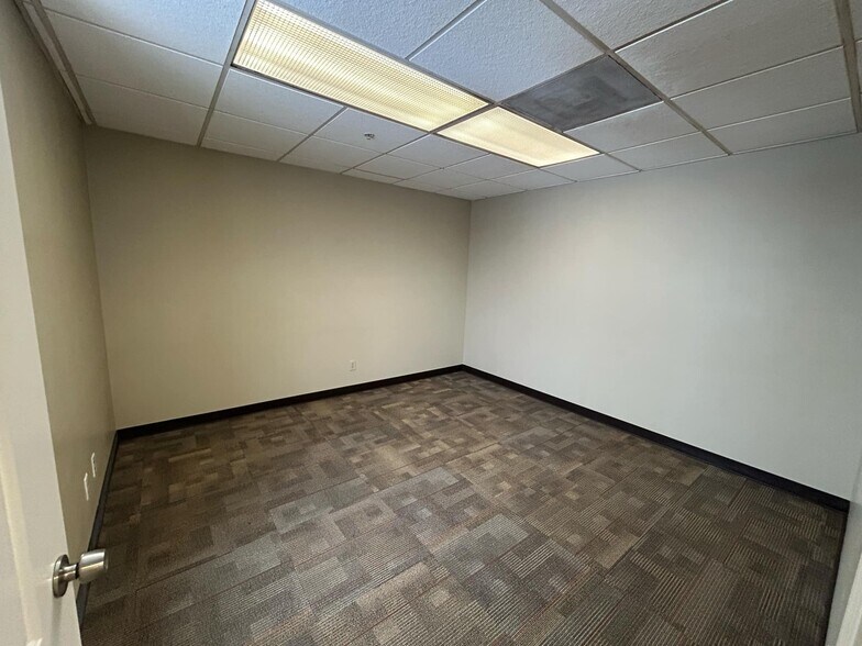 More Photos Of 2951 Pennsylvania Ave, Ogden Manufacturing For Lease