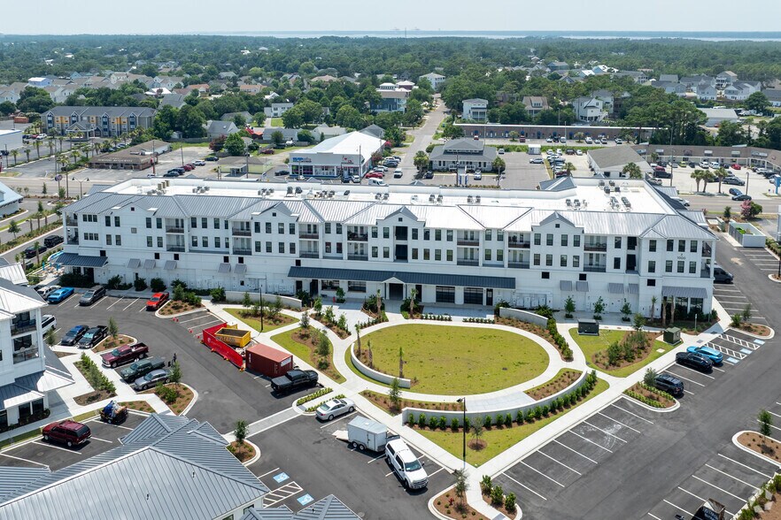 More Photos Of 1000 Lake Park Blvd N, Carolina Beach General Retail For Sale