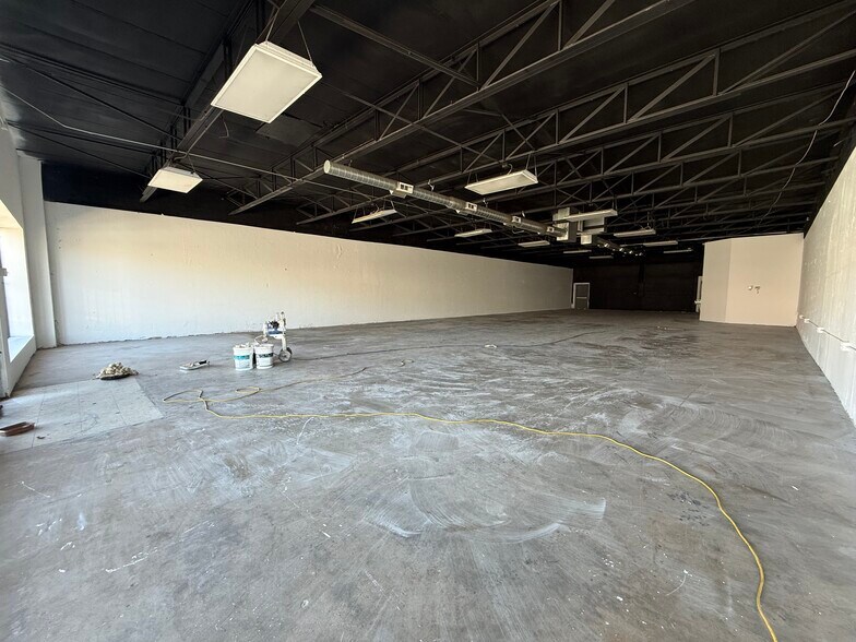 More Photos Of 5438 E Grand Ave, Dallas Storefront For Lease