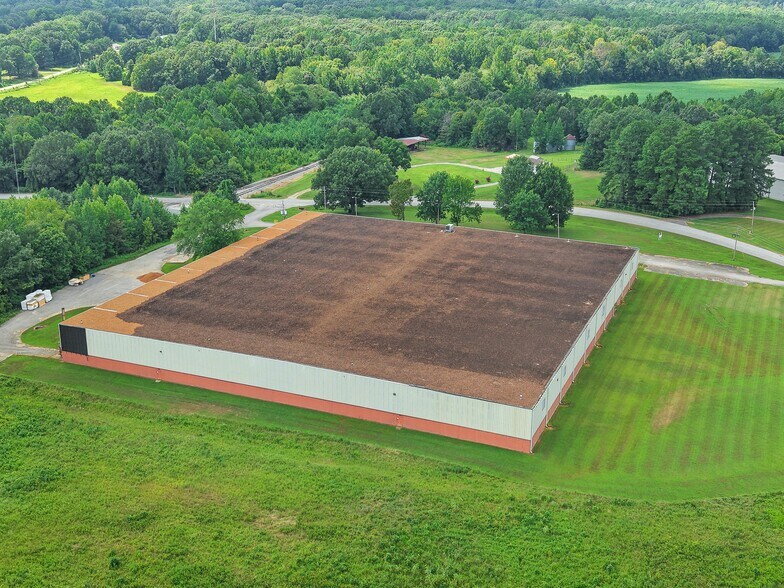More Photos Of 479 Swanson Dr, Dresden Manufacturing For Sale