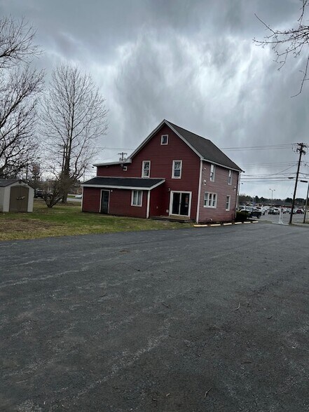 More Photos Of 189 5th Ave, Gloversville Freestanding For Sale