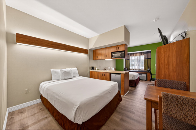 More Photos Of 355 E Goodnight Ave, Aransas Pass Hotel For Sale