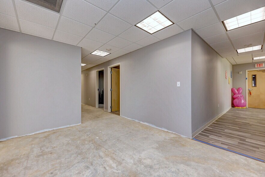 More Photos Of 317 Foxon Rd, East Haven Medical For Lease