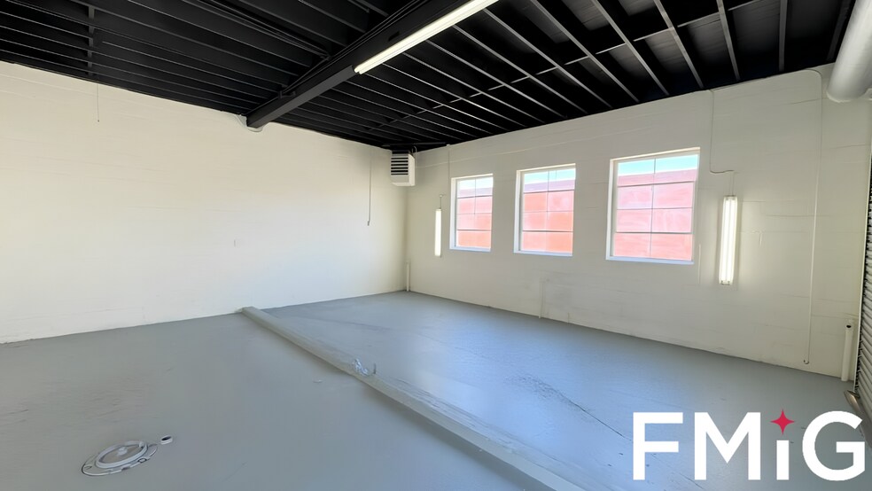 More Photos Of 101 E Cumming Ave, Opp Mixed Retail For Sale