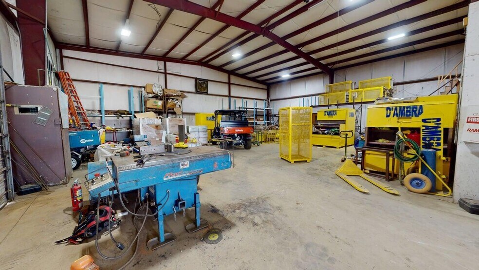 More Photos Of 2320 Patterson Industrial Blvd, Pflugerville Warehouse For Sale