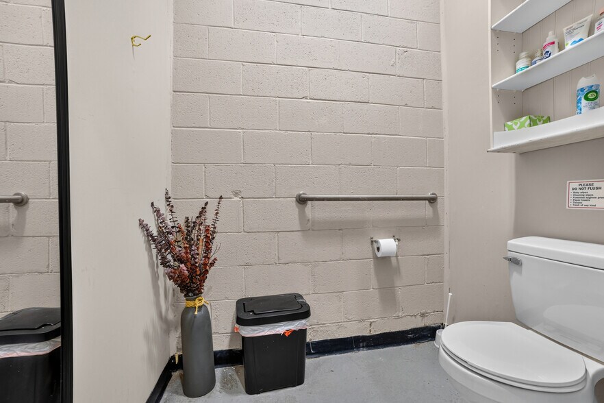 More Photos Of 1030 Dry Branch Rd, Hopkins General Retail For Sale