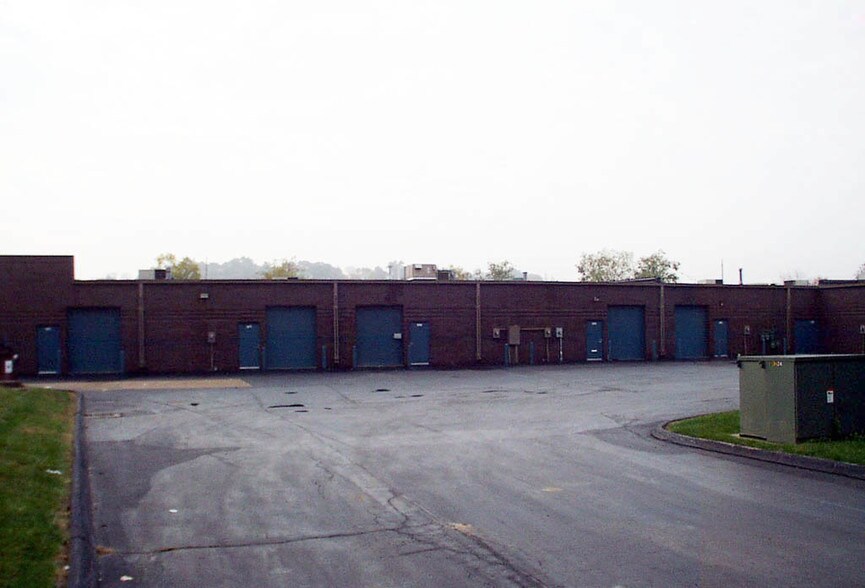 More Photos Of 307-371 Consort Dr, Manchester Flex For Lease