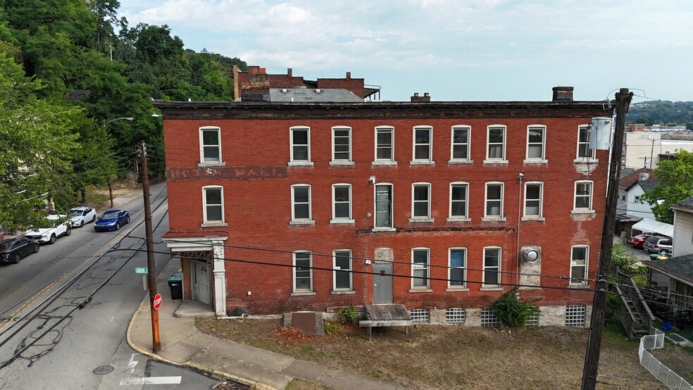 More Photos Of 900 Island Ave, McKees Rocks General Retail For Sale