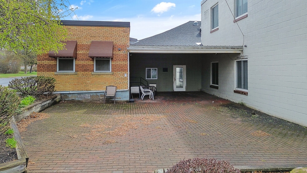 More Photos Of 34 Wright Ave, Auburn Truck Terminal For Sale