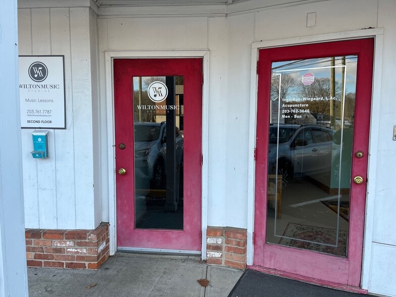 More Photos Of 1 Danbury Rd, Wilton General Retail For Lease