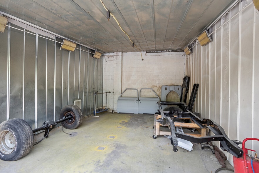 More Photos Of 1668 Atlanta Rd SE, Smyrna Auto Repair For Sale