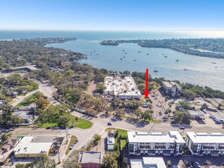 More Photos Of 3007 6th St S, Saint Petersburg Bar For Sale