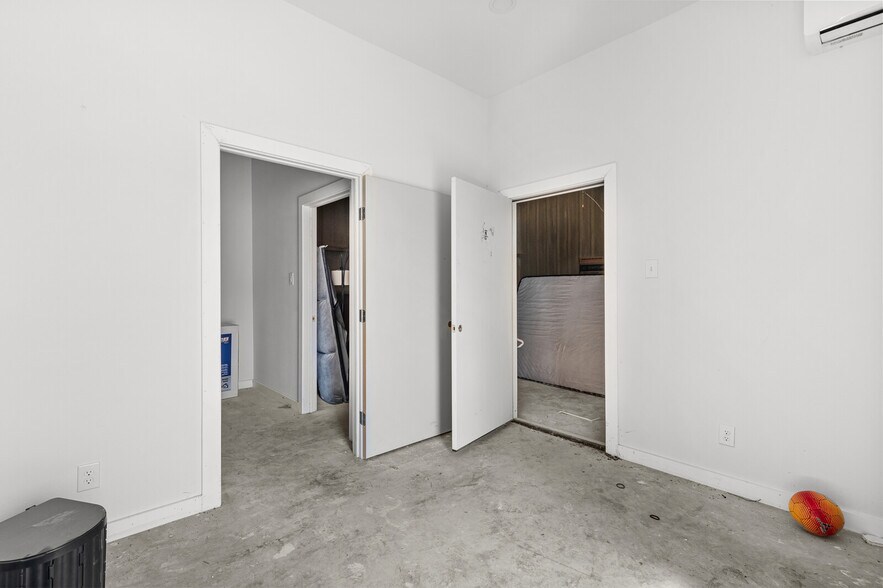 More Photos Of 6854 Old Lorena Rd, Lorena Coworking Space