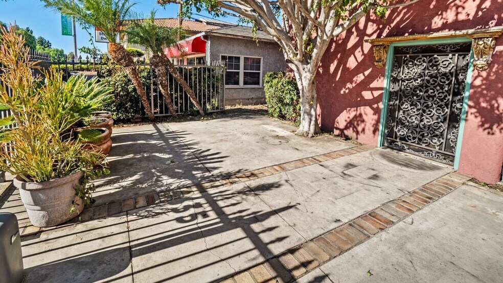 More Photos Of 4635 E Anaheim St, Long Beach Office Residential For Sale