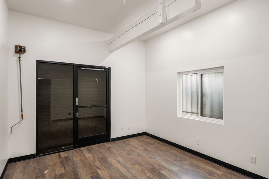 More Photos Of 814-816 N Anaheim Blvd, Anaheim Freestanding For Sale