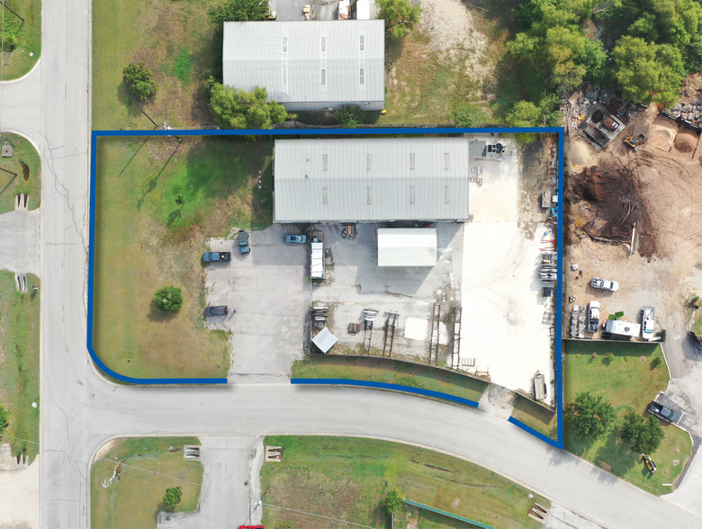 More Photos Of 455 Commercial Dr, Buda Warehouse For Sale