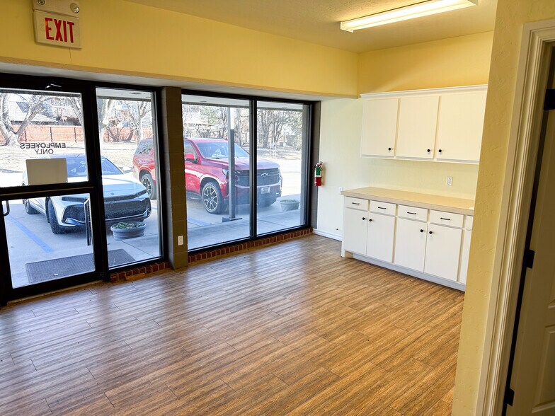 More Photos Of 2411 Heritage Trl, Enid Office For Sale