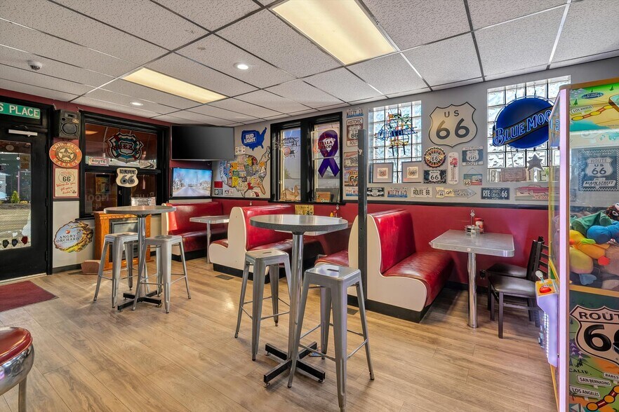 More Photos Of 108 S Old US Route 66, Hamel Restaurant For Sale