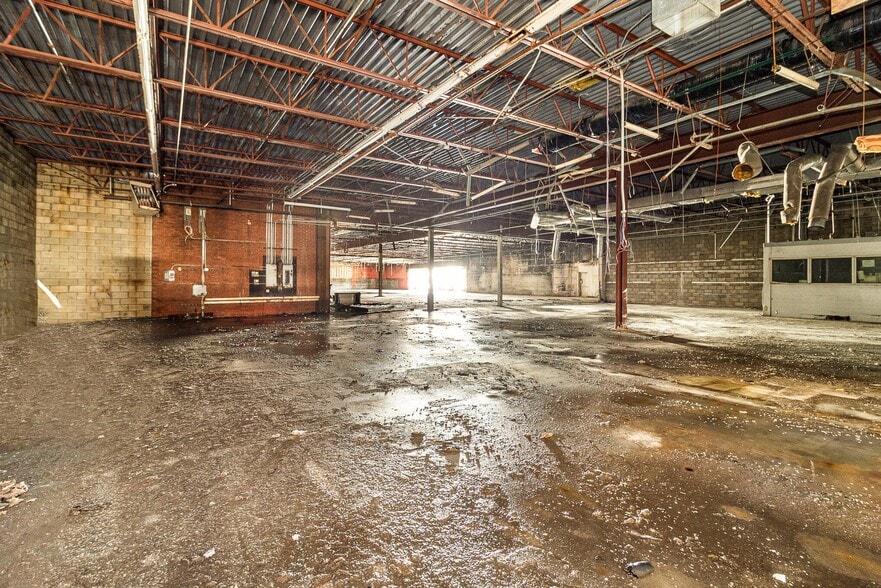 More Photos Of 3232 Central Ave, Lake Station Supermarket For Lease
