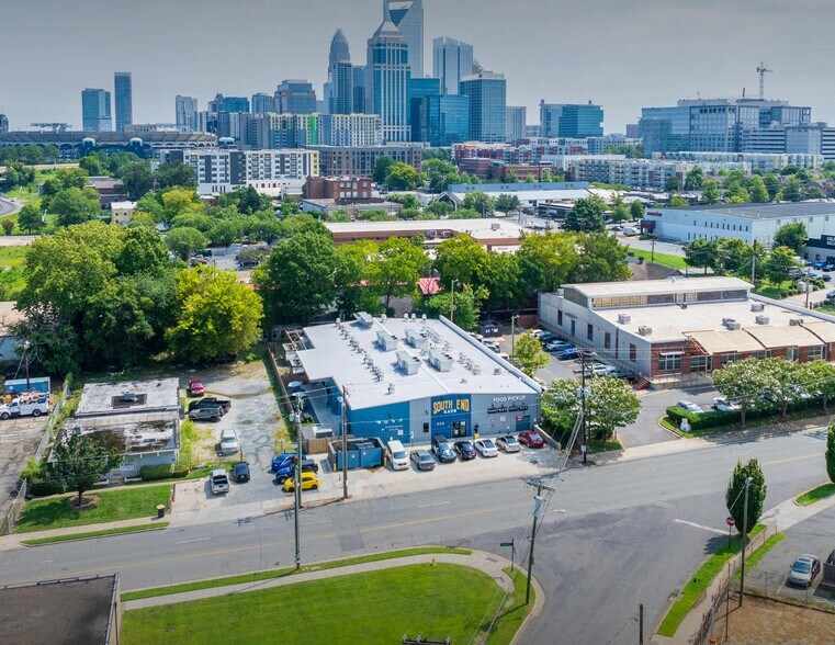 More Photos Of 500 W Summit Ave, Charlotte Food Processing For Lease