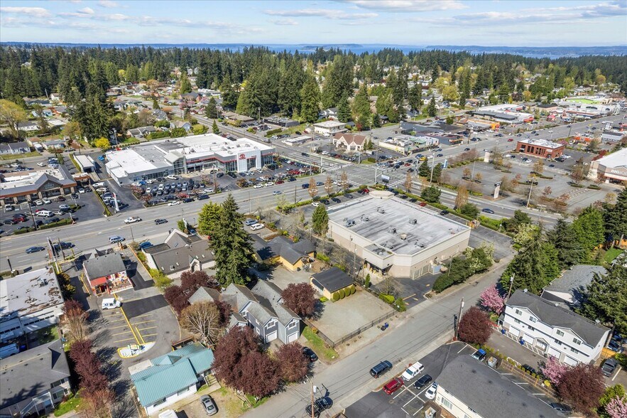 More Photos Of 6915 Evergreen Way, Everett Freestanding For Sale