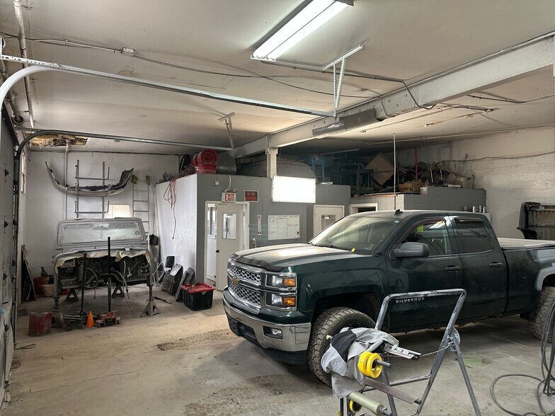 More Photos Of 3816 Grandview Ave, Gurnee Warehouse For Sale