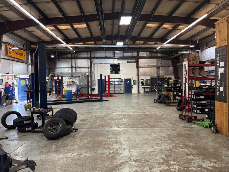 More Photos Of 5236 Pacific Blvd SW, Albany Warehouse For Sale