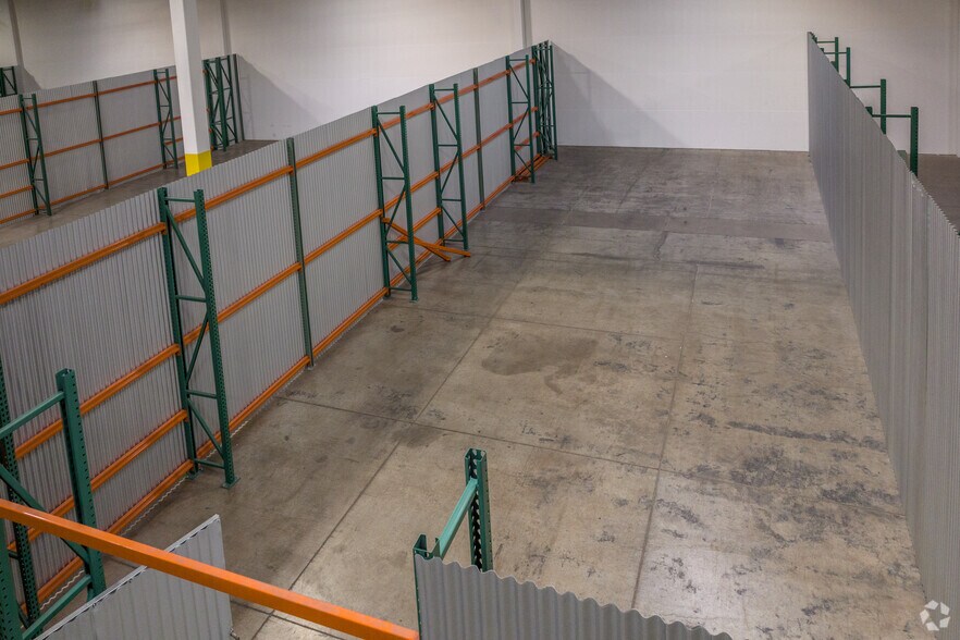 More Photos Of 250 Vista Blvd, Sparks Warehouse For Lease