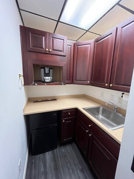 More Photos Of 4507 Furling Ln, Destin Loft Creative Space For Sale