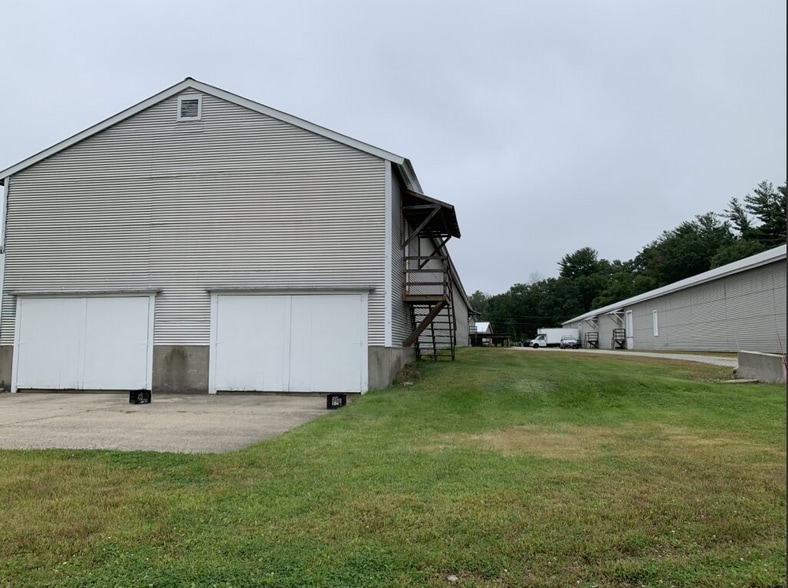 More Photos Of 212 Depot Rd, Auburn Light Distribution For Sale